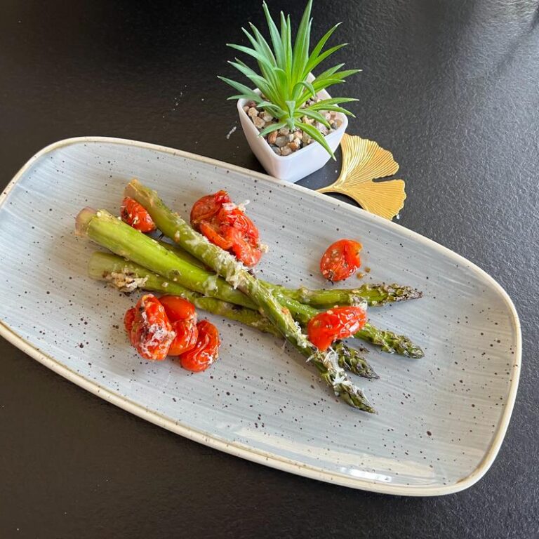 Grüner Spargel mit Parmesan – Haube – Rezept für die Rechteckige Ofenhexe®