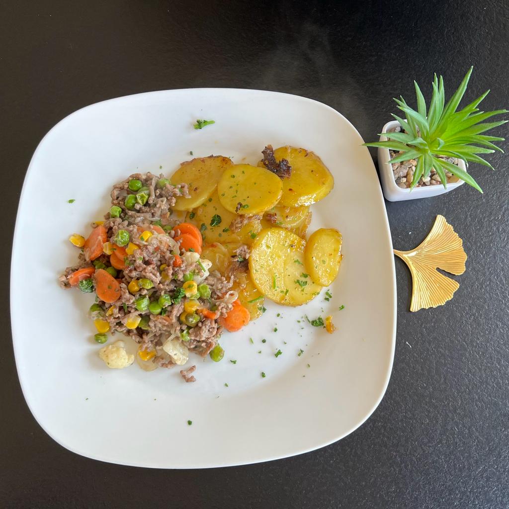 Schmorkartoffeln mit Hackfleisch und Gemüse