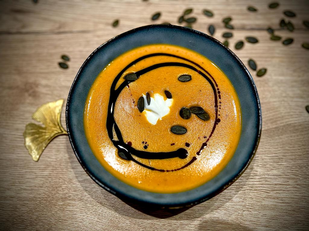 Geröstete Kürbissuppe aus dem Deluxe Blender
