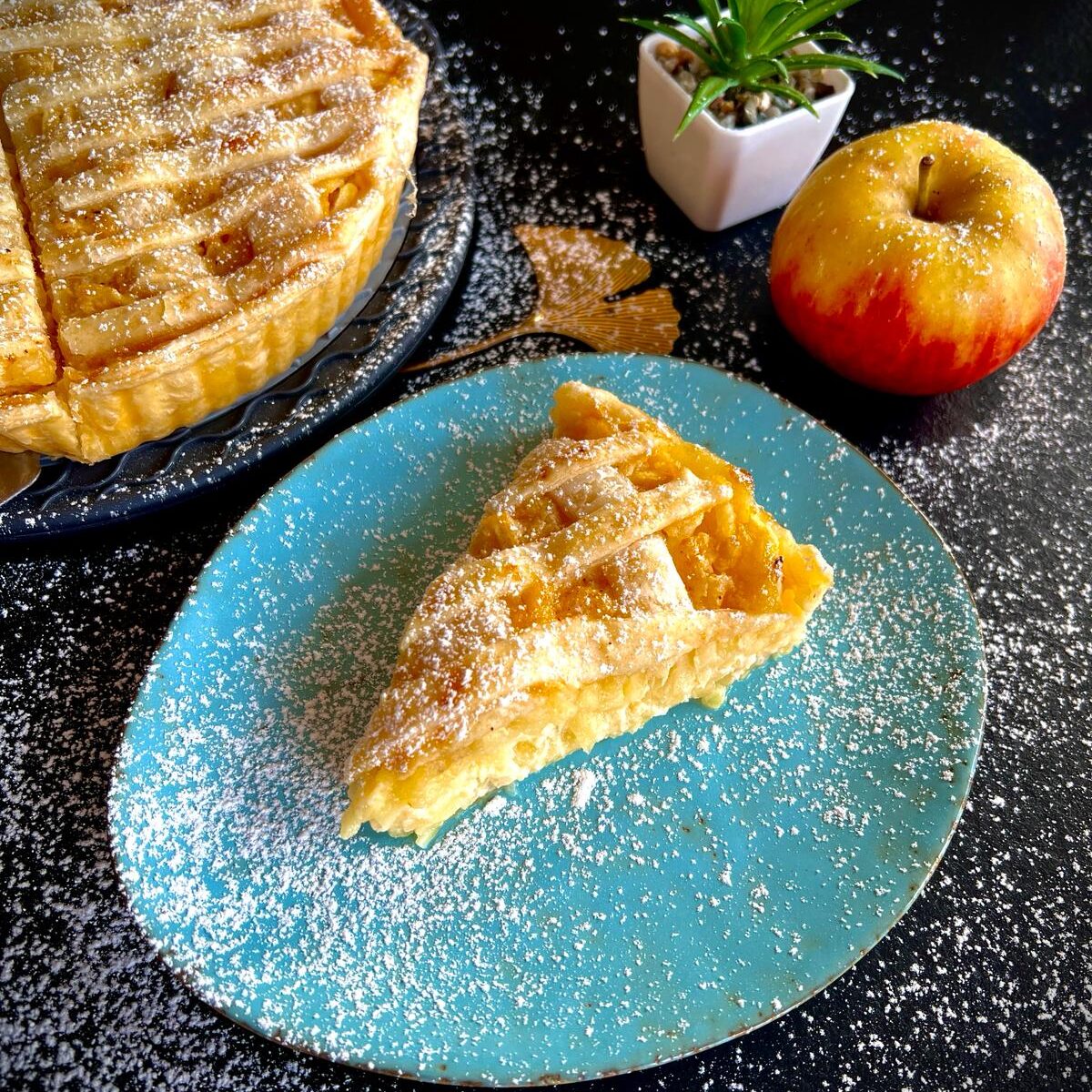Apfeltarte aus der Quiche- und Tarteform